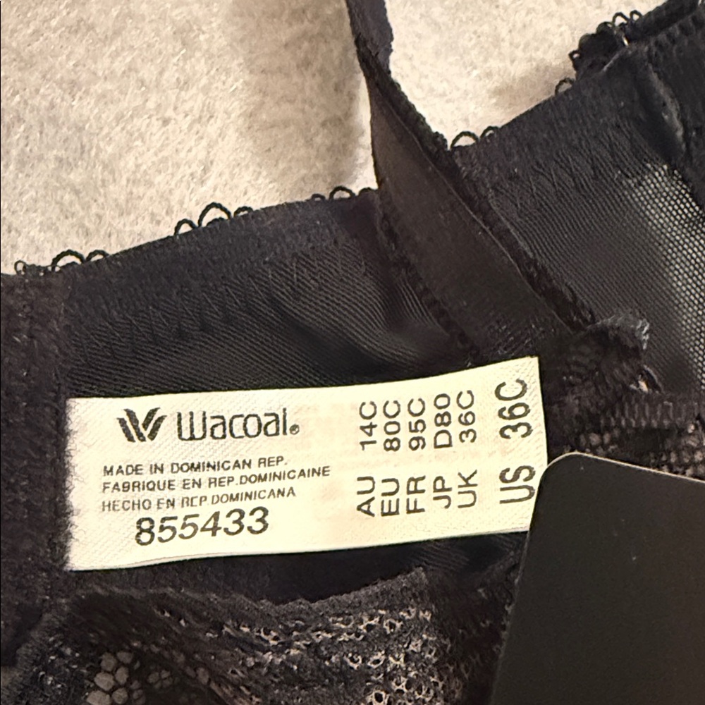 Wacoal Elegant Black Lace Bra - Picture 2 of 4